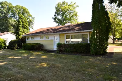 610 Clifton Drive NE, Howland, OH 44484 - Photo 1