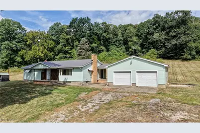 3265 Yorkview Road SW, New Philadelphia, OH 44663 - Photo 1