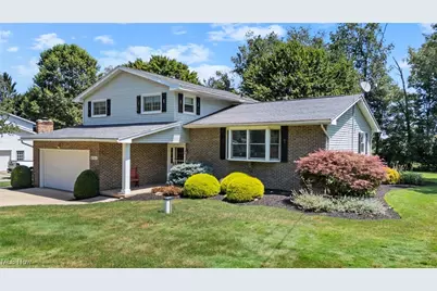 9760 Summerset Avenue NW, Uniontown, OH 44685 - Photo 1