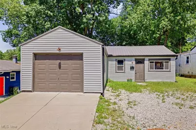 2525 44th Street NW, Canton, OH 44709 - Photo 1