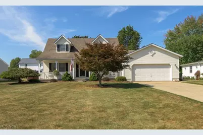 574 Fieldstone Drive, Amherst, OH 44001 - Photo 1