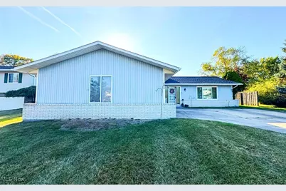 7210 Raynham Drive, Oakwood, OH 44146 - Photo 1