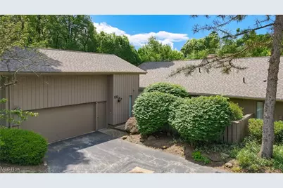 686-20 Fairington Lane, Aurora, OH 44202 - Photo 1