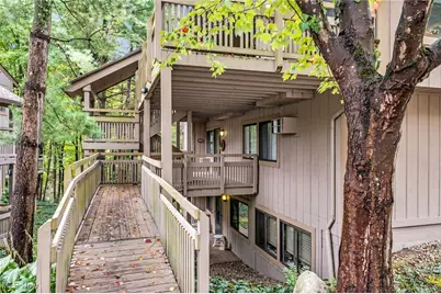 594 Meredith Lane, Cuyahoga Falls, OH 44223 - Photo 1