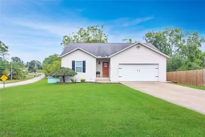 720 Lindaire Lane E, Ontario, OH 44906 - Photo 1