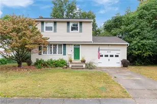 690 St Clair Ave, Barberton, OH 44203 - Photo 1