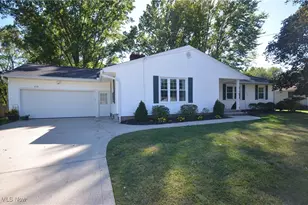 810 Norton Dr, Tallmadge, OH 44278 - Photo 1
