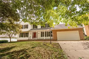 2044 Longfellow St NE, Canton, OH 44721 - Photo 1