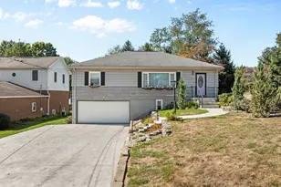 5555 Stuber Dr NW, Canton, OH 44718 - Photo 1