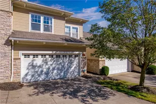 281 Crescent Ridge Dr, Green Hills, OH 44131 - Photo 1