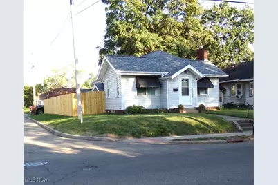 2220 Harrisburg Road NE, Canton, OH 44705 - Photo 1