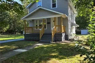 899 Davis St, Akron, OH 44310 - Photo 1