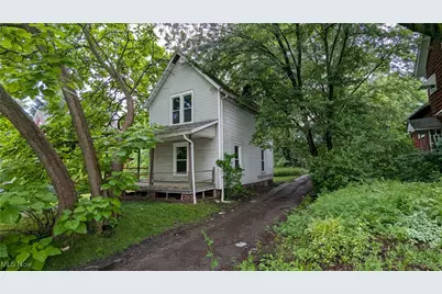 1447 Shriver Avenue NE, Canton, OH 44705 - Photo 1