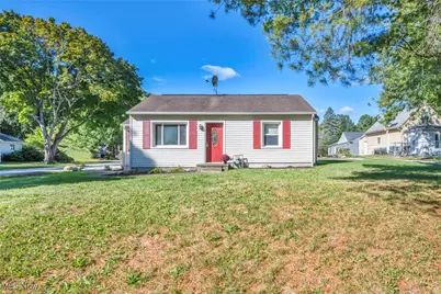 880 Utica Avenue, Akron, OH 44312 - Photo 1