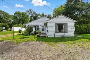 304 Esley Ln, Mansfield, OH 44905 - Photo 1