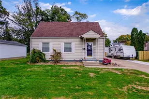 681 E Paige Ave, Barberton, OH 44203 - Photo 1