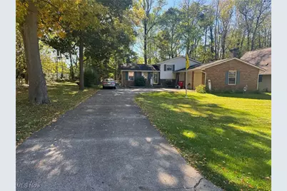 1224 Grassmere Street SE, North Canton, OH 44709 - Photo 1