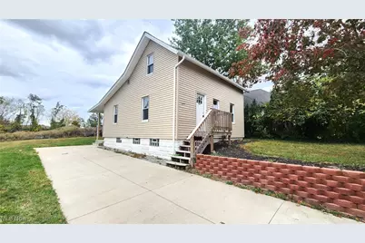 1457 E 289th Street, Wickliffe, OH 44092 - Photo 1