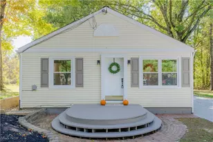 786 Southeast Ave, Tallmadge, OH 44278 - Photo 1