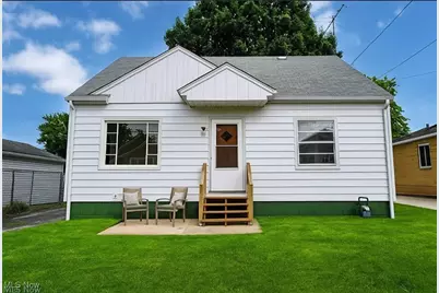 41 W Woodsdale Avenue, Akron, OH 44301 - Photo 1
