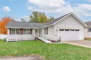 914 Benskin Ave SW, Canton, OH 44710 - Photo 1