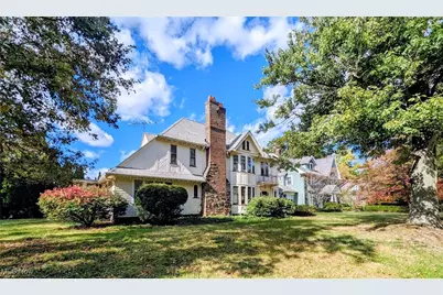 2312 N Saint James Parkway, Cleveland Heights, OH 44106 - Photo 1