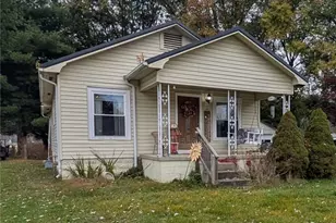 2015 Montgomery Ave, Zanesville, OH 43701 - Photo 1