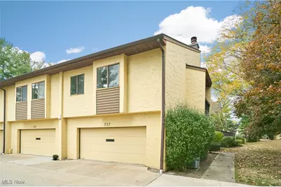 727 Hampton Ridge Drive, Akron, OH 44313 - Photo 1