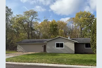 215 21st Street SE, Massillon, OH 44646 - Photo 1