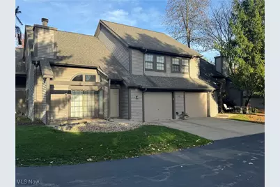 1233 Red Tail Hawk Unit # 4 Court, Boardman, OH 44512 - Photo 1