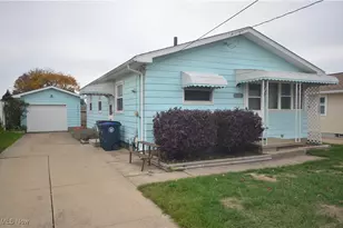 636 Woodstock Rd, Akron, OH 44312 - Photo 1