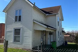 731 S Lawn Ave, Coshocton, OH 43812 - Photo 1