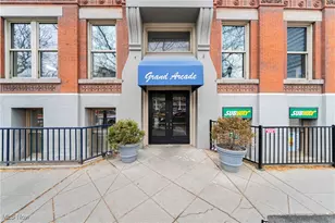 408 W Saint Clair Ave, Loveland, OH 44113 - Photo 1