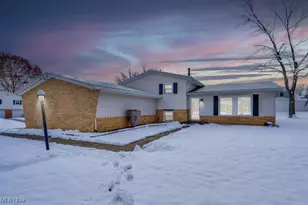 5292 Pisces St SW, Canton, OH 44706 - Photo 1