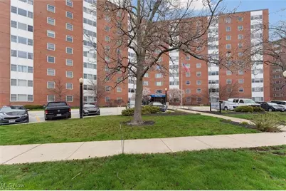 11850 Edgewater Drive #901, Oakwood, OH 44107 - Photo 1