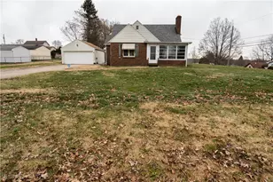 333 17th St NW, Barberton, OH 44203 - Photo 1