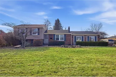 541 Blossom Avenue, Campbell, OH 44405 - Photo 1