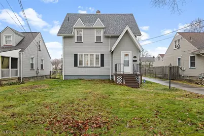 464 Meadowbrook Avenue SE, Warren, OH 44483 - Photo 1