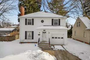 335 Melbourne Ave, Akron, OH 44313 - Photo 1