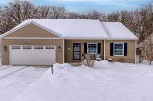 422 Crestview Ave, Akron, OH 44320 - Photo 1