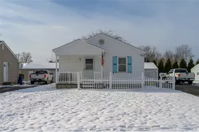 868 Saul Drive, Hubbard, OH 44425 - Photo 1