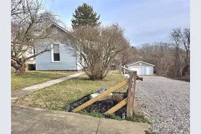 478 Warwick Avenue, Zanesville, OH 43701 - Photo 1