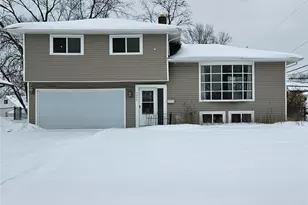 5949 White Pine Dr, Huber Heights, OH 44146 - Photo 1