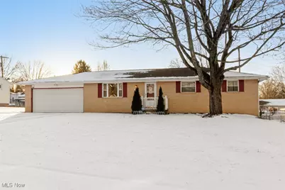 557 Windamere Avenue NW, Massillon, OH 44646 - Photo 1