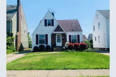 10204 McCracken Boulevard, Garfield Heights, OH 44125 - Photo 1