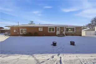 502 E Woodsdale Ave, Akron, OH 44301 - Photo 1