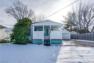 1212 Benton St, Barberton, OH 44203 - Photo 1