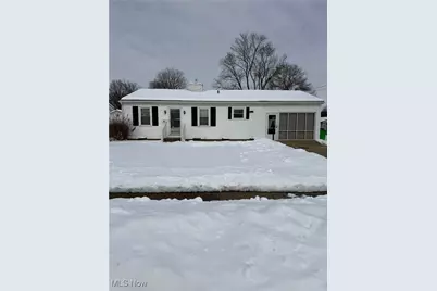 827 Lakeview Drive, Dover, OH 44622 - Photo 1