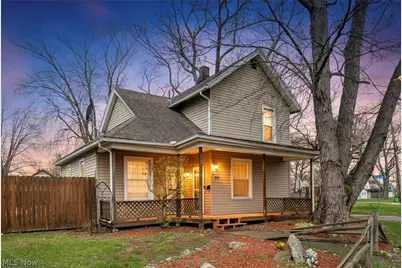 907 Duncan Street SW, Massillon, OH 44647 - Photo 1