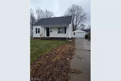 752 Laird Avenue NE, Warren, OH 44483 - Photo 1